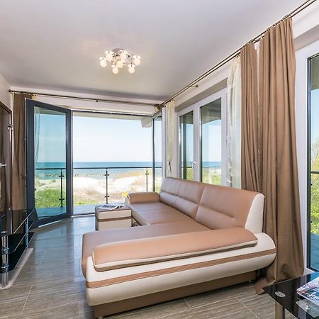 Apartamenty Amon Z Widokiem Na Morze Darlowko Bagian luar foto