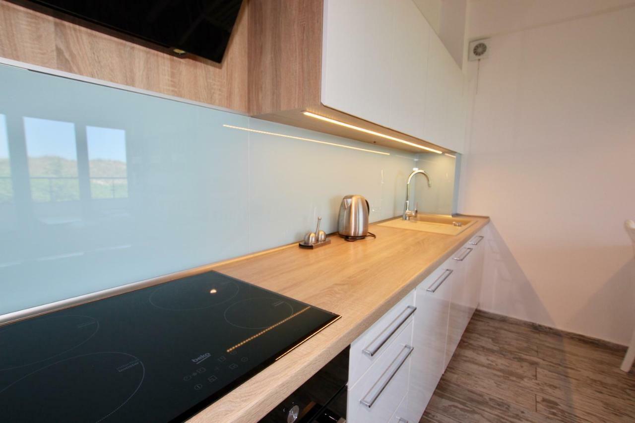 Apartamenty Amon Z Widokiem Na Morze Darlowko Bagian luar foto