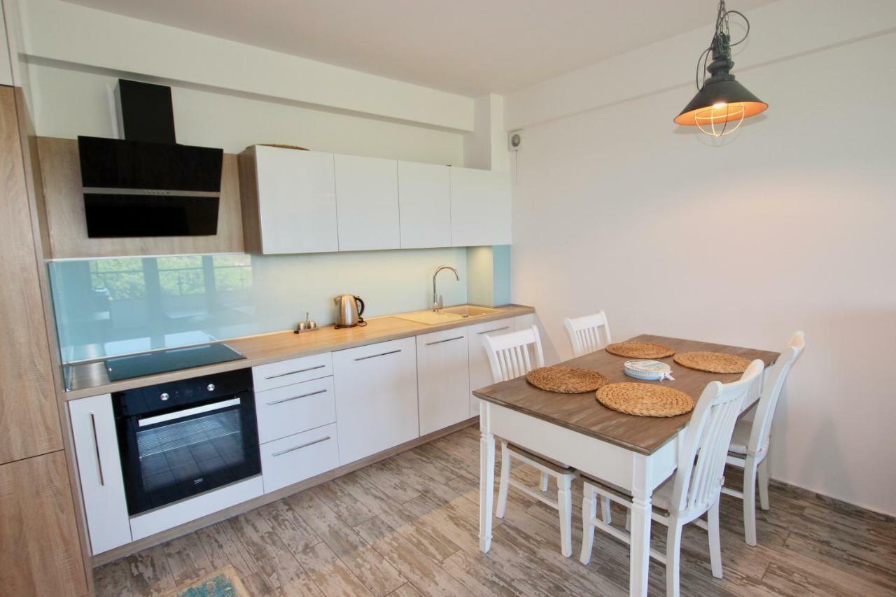 Apartamenty Amon Z Widokiem Na Morze Darlowko Bagian luar foto
